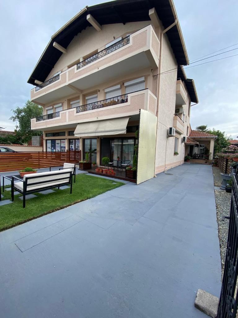Migato Apartments Gevgelija Exterior foto